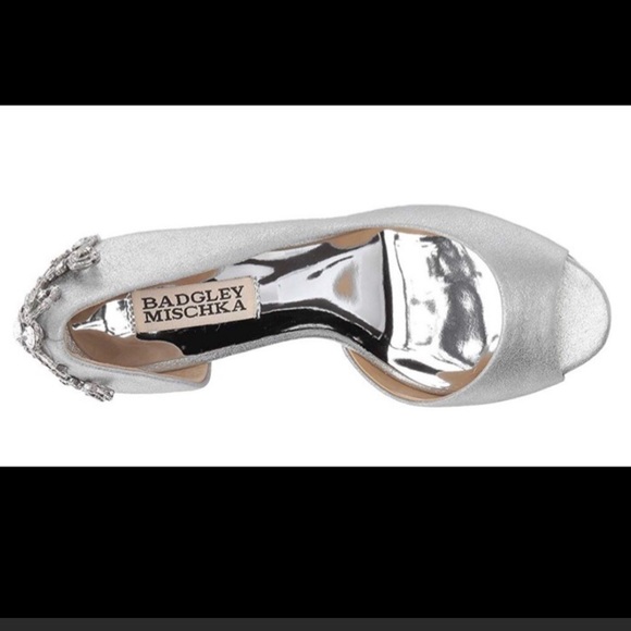 Badgely Mischka Meagan Wedge Silver size 8 - Picture 4 of 4